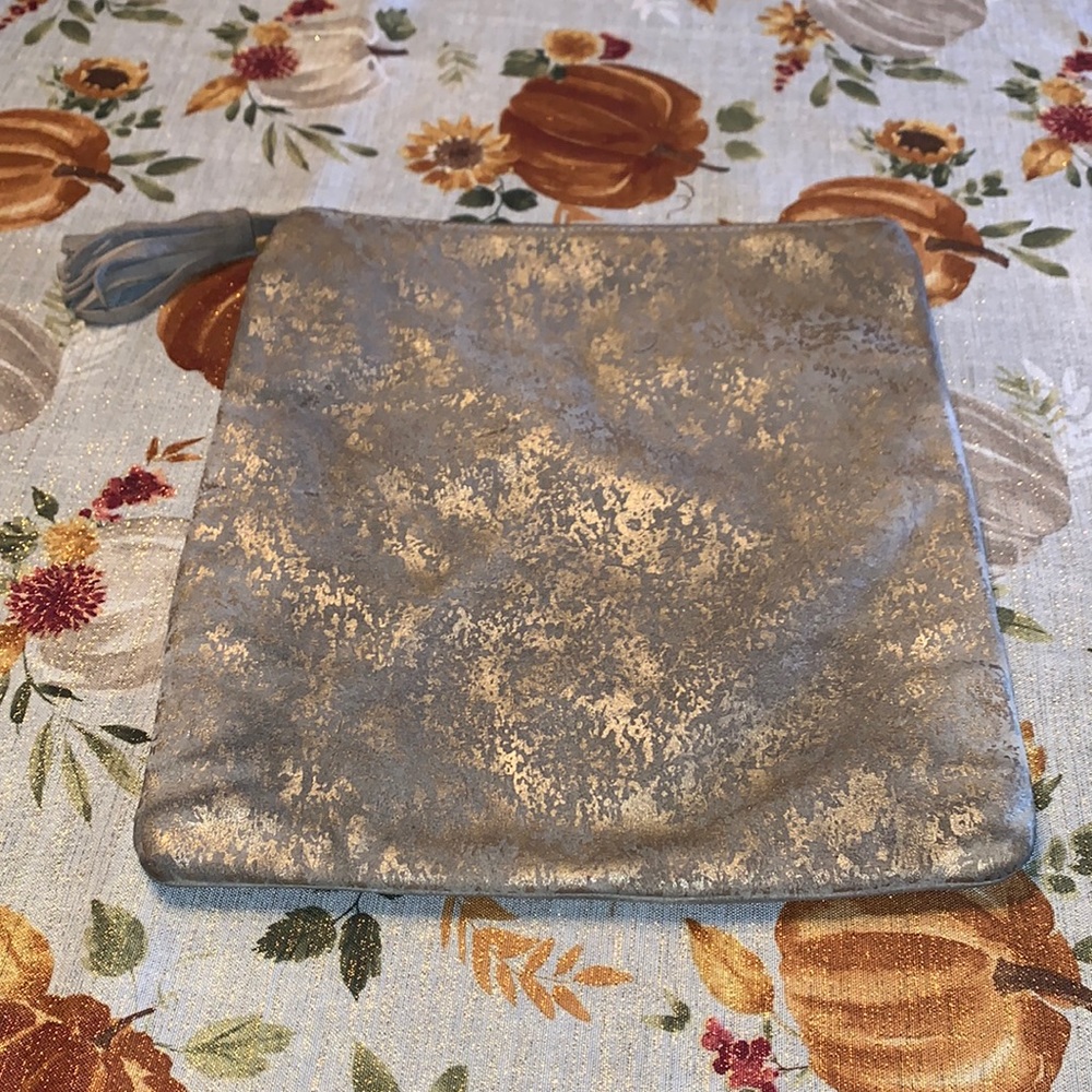 EUC Womens Leather Pouch Bag, Gold.